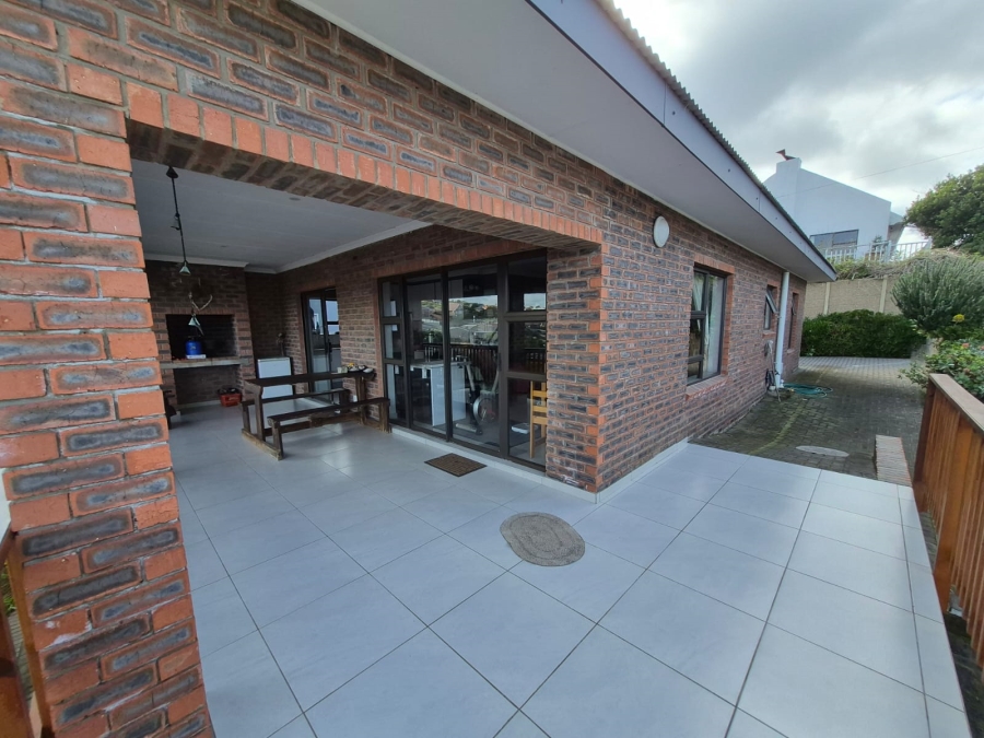 7 Bedroom Property for Sale in Dana Bay Western Cape